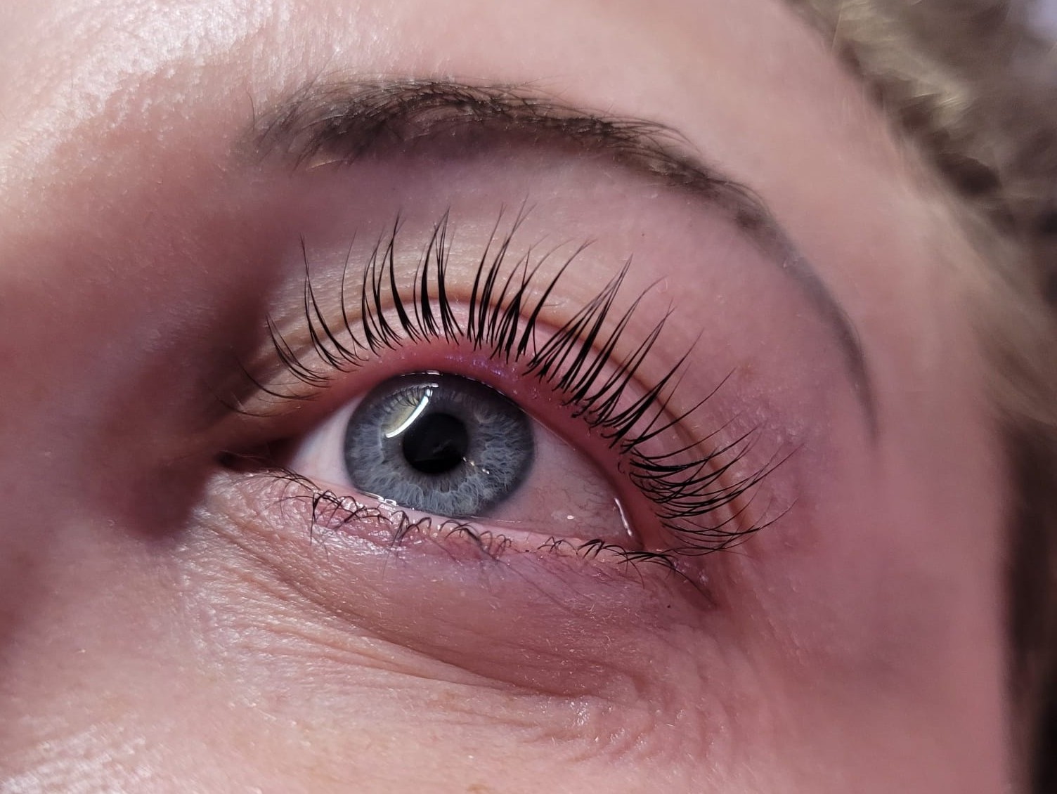 Wimmperextensions behandeling